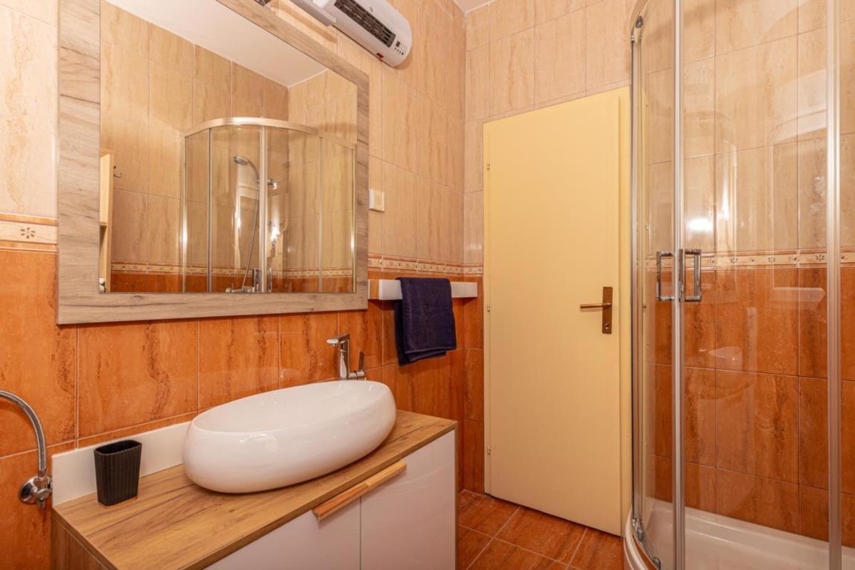 Apartments With A Parking Space Jusici, Opatija - 15874 Кастав Екстериор снимка