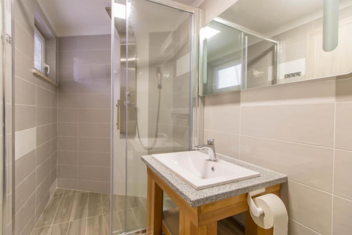 Apartments With A Parking Space Jusici, Opatija - 15874 Кастав Екстериор снимка